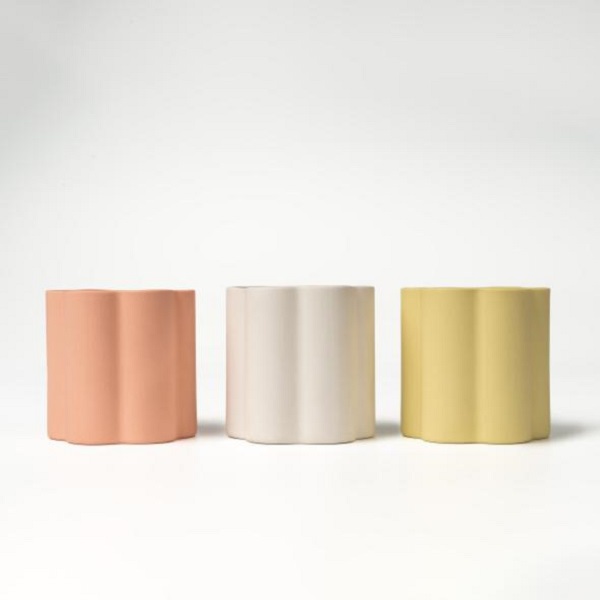 Szukasz minimalistycznych ceramicznych świeczników Wave? Czy ten neutralny zestaw masowy może być idealnym wyborem dla klientów hurtowych?