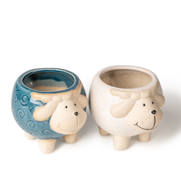 Dwukolorowy ceramiczny świecznik w kształcie owcy: kiedy bajkowy urok spotyka się z ciepłym, romantycznym światłem