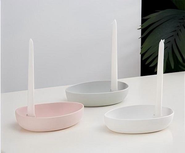 Nadal używasz zwykłych świeczników? Wypróbuj ten ceramiczny świecznik, który łączy w sobie nowoczesny design z wyjątkowym, ręcznym wykonaniem, aby stworzyć atmosferę, której nie da się odtworzyć.