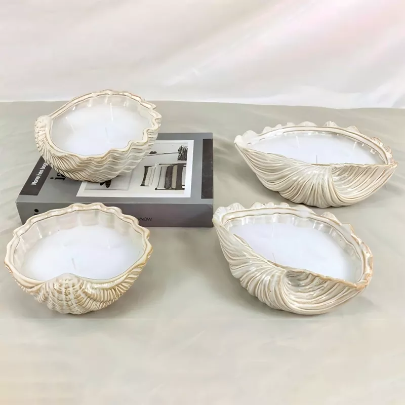 Ceramiczny świecznik w kształcie muszli Ceramiczny świecznik w kształcie muszli