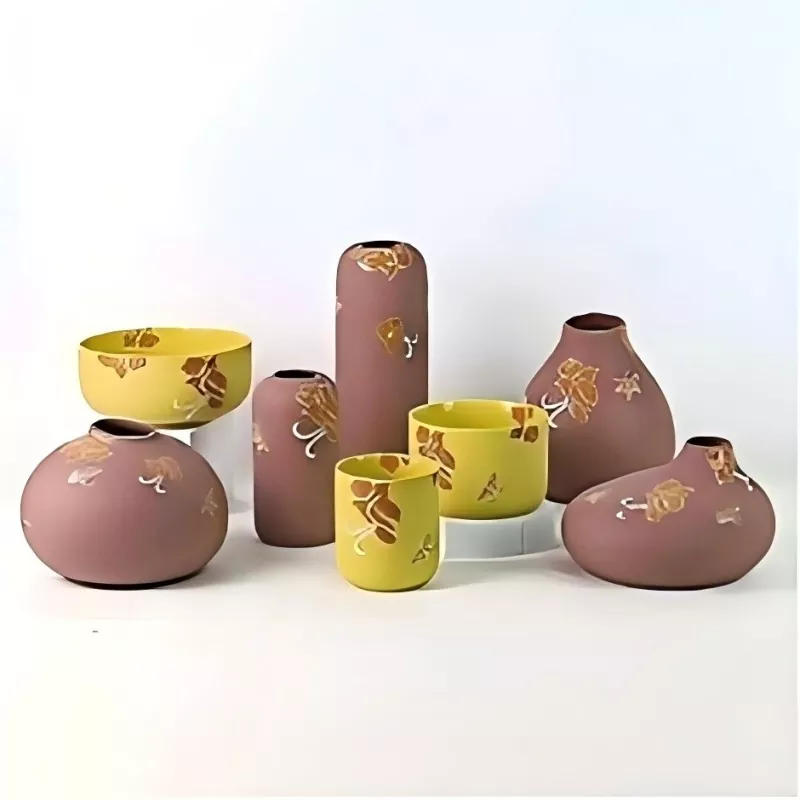 Klasyczne, ręcznie malowane wazony ceramiczne Klasyczne, ręcznie malowane wazony ceramiczne