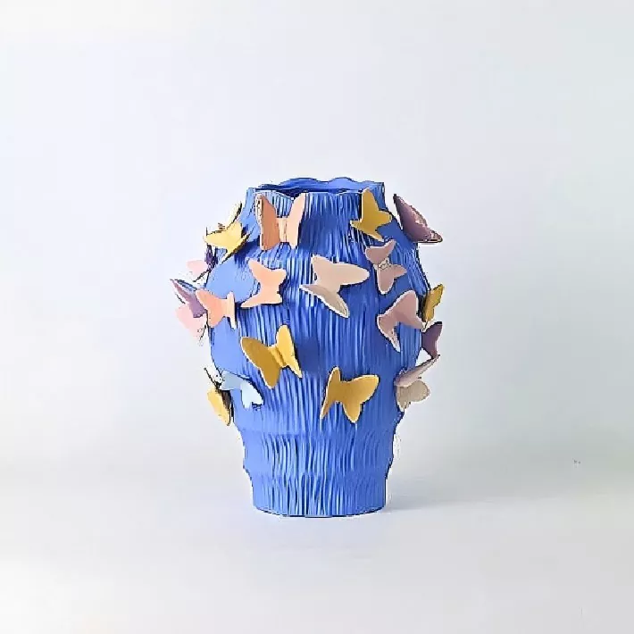Ręcznie robiony ceramiczny wazon z tańczącymi motylami Ręcznie robiony ceramiczny wazon z tańczącymi motylami